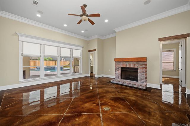 18541 Lake Stream Dr, Central, LA 70739