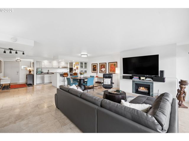 2221 Sw 1ST Ave 623, Portland, OR 97201
