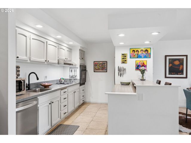 2221 Sw 1ST Ave 623, Portland, OR 97201