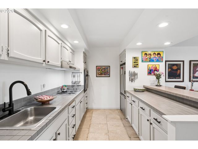 2221 Sw 1ST Ave 623, Portland, OR 97201