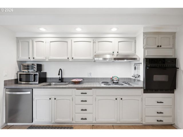 2221 Sw 1ST Ave 623, Portland, OR 97201