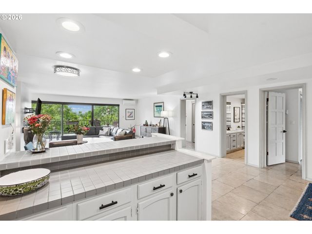 2221 Sw 1ST Ave 623, Portland, OR 97201