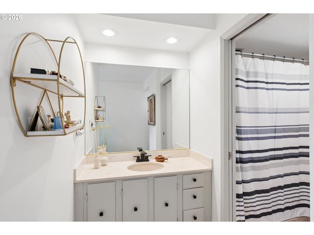2221 Sw 1ST Ave 623, Portland, OR 97201