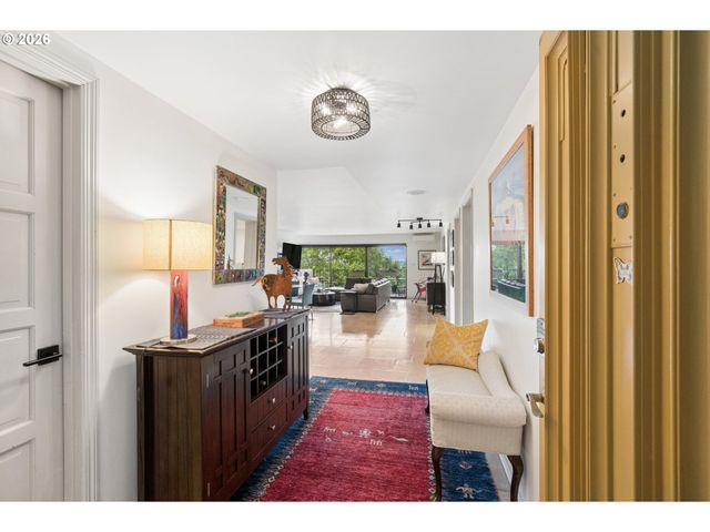 2221 Sw 1ST Ave 623, Portland, OR 97201