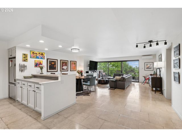 2221 Sw 1ST Ave 623, Portland, OR 97201