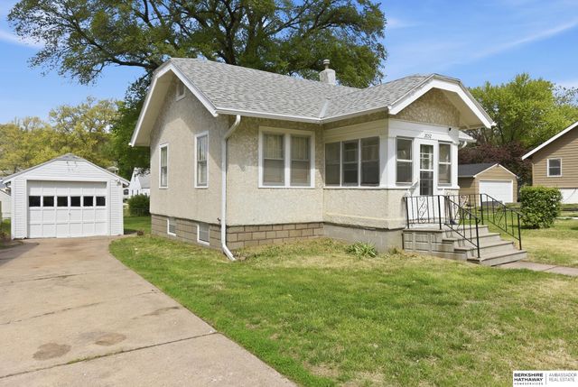 2032 N 65th Avenue, Omaha, NE 68104