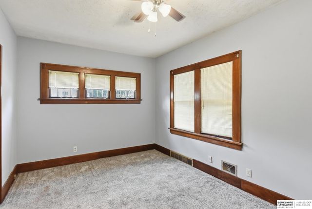 2032 N 65th Avenue, Omaha, NE 68104
