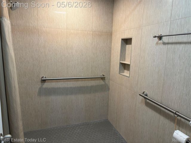 7283 Huntcliff 57, West Bloomfield Charter Township, MI 48322