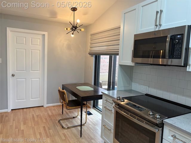 7283 Huntcliff 57, West Bloomfield Charter Township, MI 48322