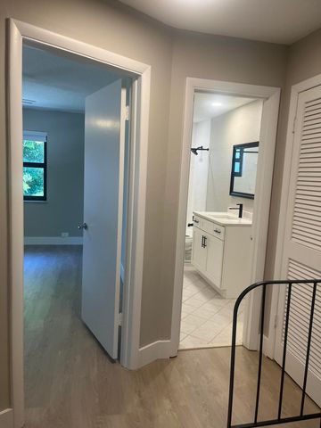 1728 NE 2nd Avenue 2, Fort Lauderdale, FL 33305