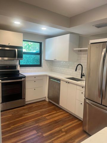 1728 NE 2nd Avenue 2, Fort Lauderdale, FL 33305