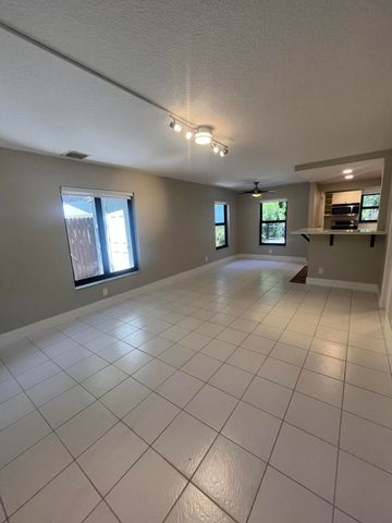 1728 NE 2nd Avenue 2, Fort Lauderdale, FL 33305