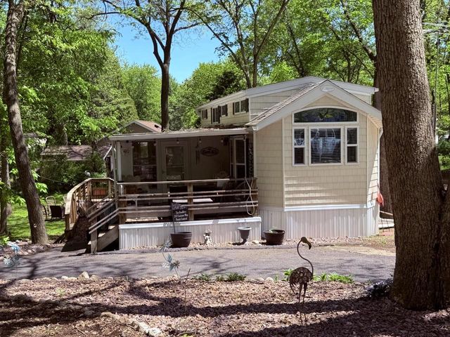 247 Leisure Way, Edgerton, WI 53534