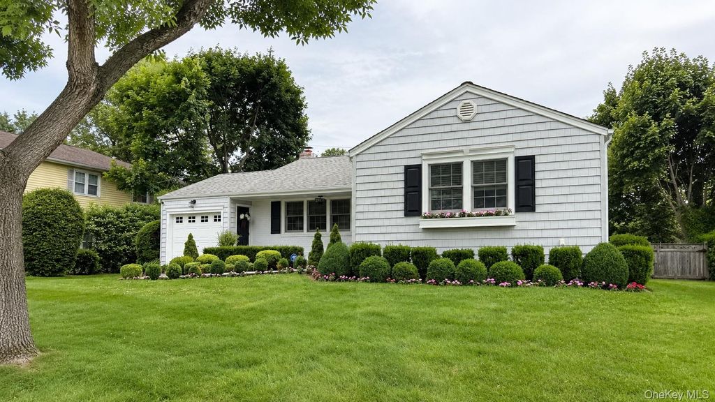205 Meadbrook Road, Garden City, NY 11530