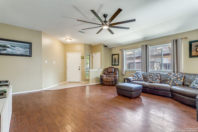 14318 Markham Ln, San Antonio, TX 78247