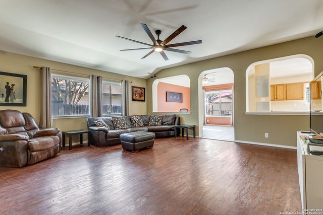 14318 Markham Ln, San Antonio, TX 78247