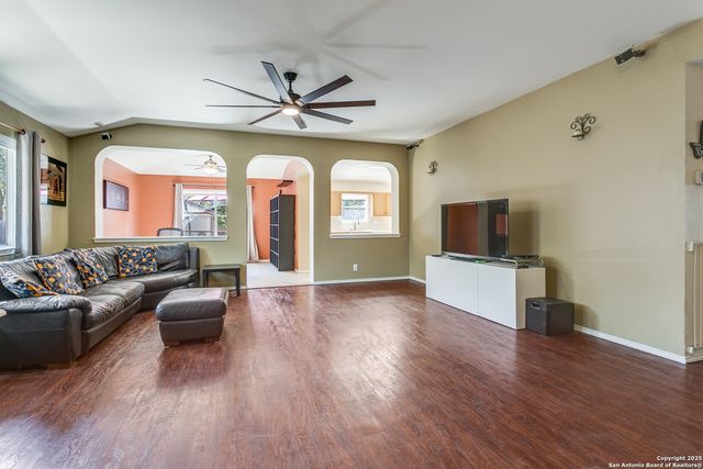 14318 Markham Ln, San Antonio, TX 78247