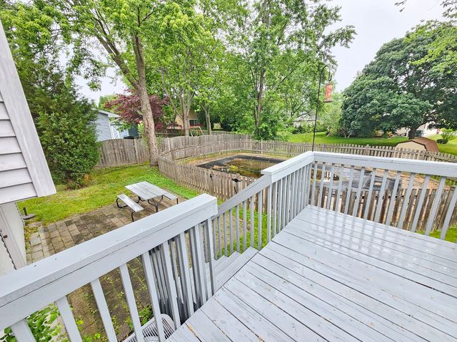 571 White Birch Road, Lindenhurst, IL 60046