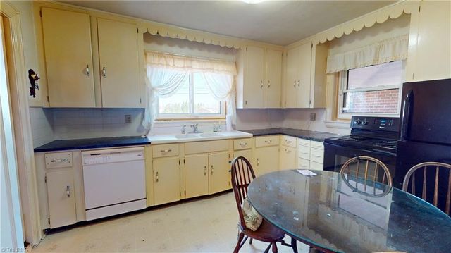 602 Main S Street, Dobson, NC 27017