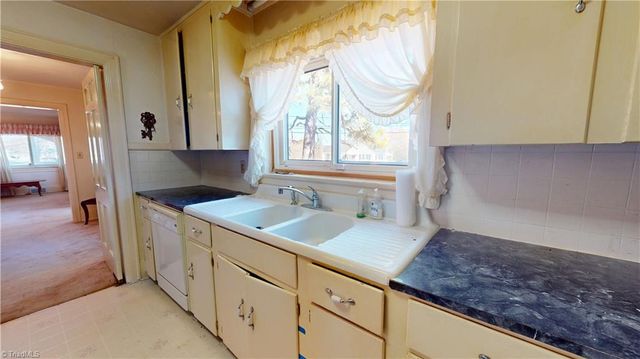 602 Main S Street, Dobson, NC 27017