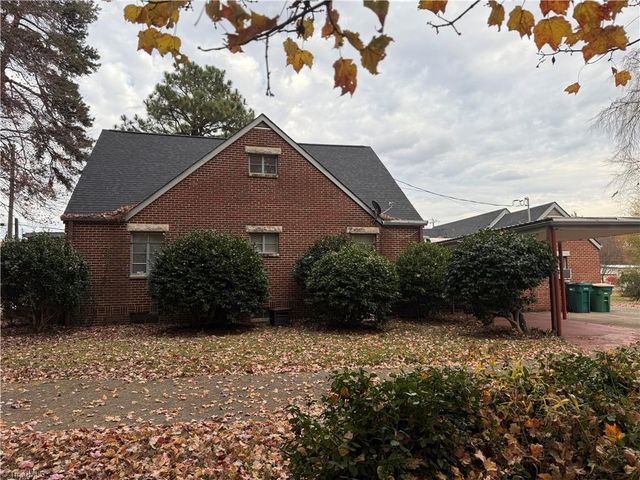 602 Main S Street, Dobson, NC 27017