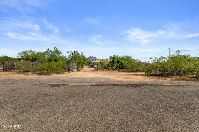 2141 N PLAZA Drive, Apache Junction, AZ 85120