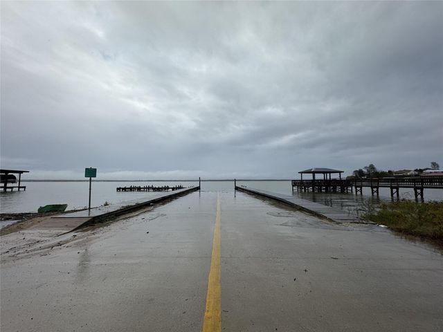 200 Lagoon Drive, Point Blank, TX 77364