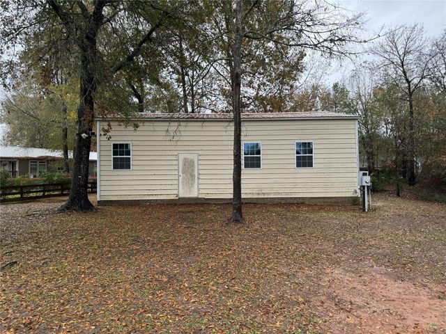 200 Lagoon Drive, Point Blank, TX 77364