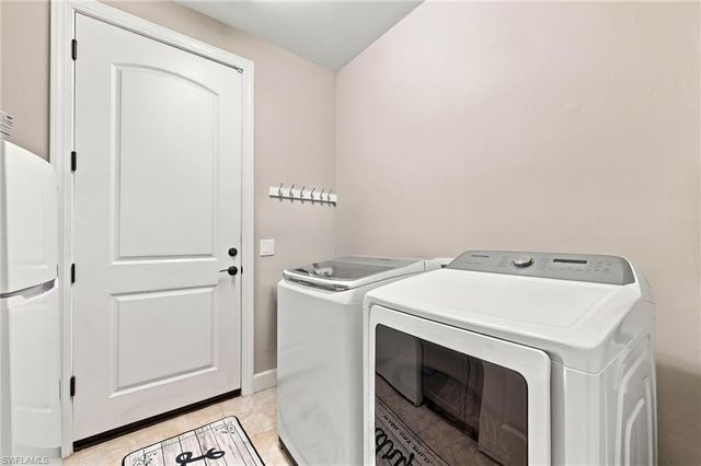 7230 Live Oak DR, Naples, FL 34114