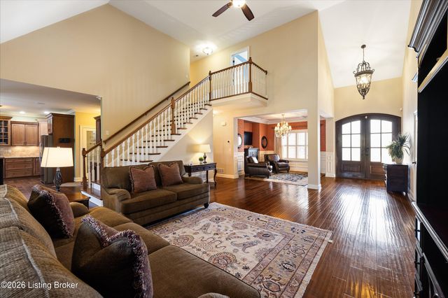 1408 Aaron Creek Dr, Fisherville, KY 40023