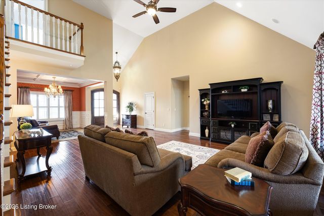 1408 Aaron Creek Dr, Fisherville, KY 40023