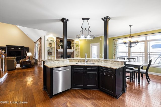 1408 Aaron Creek Dr, Fisherville, KY 40023