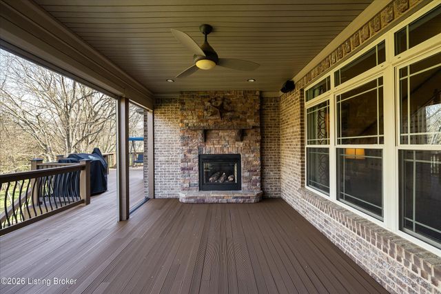 1408 Aaron Creek Dr, Fisherville, KY 40023