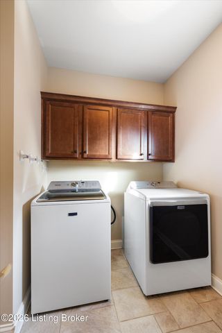 1408 Aaron Creek Dr, Fisherville, KY 40023