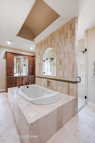 1408 Aaron Creek Dr, Fisherville, KY 40023