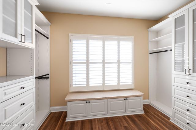 1408 Aaron Creek Dr, Fisherville, KY 40023