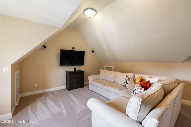 1408 Aaron Creek Dr, Fisherville, KY 40023