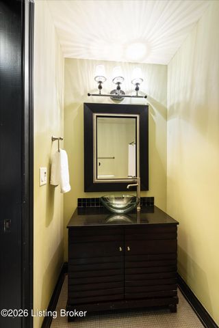 1408 Aaron Creek Dr, Fisherville, KY 40023