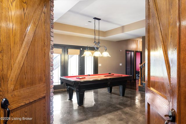 1408 Aaron Creek Dr, Fisherville, KY 40023