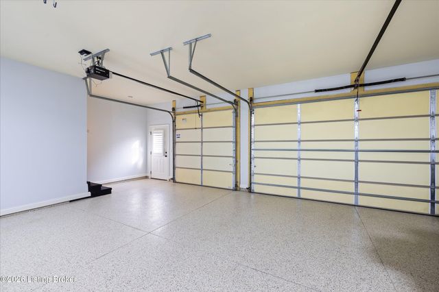 1408 Aaron Creek Dr, Fisherville, KY 40023