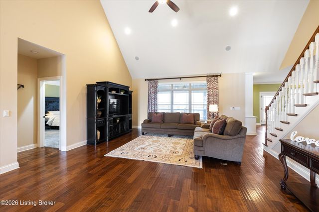 1408 Aaron Creek Dr, Fisherville, KY 40023