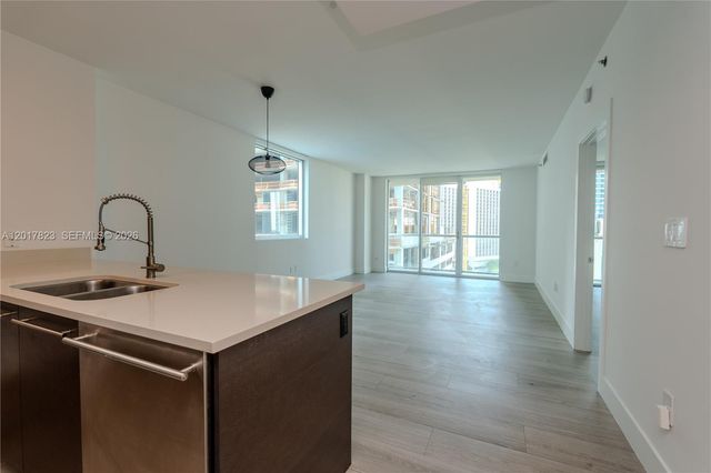 500 Brickell Ave 1407, Miami, FL 33131