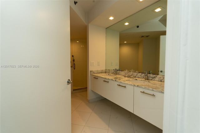 500 Brickell Ave 1407, Miami, FL 33131