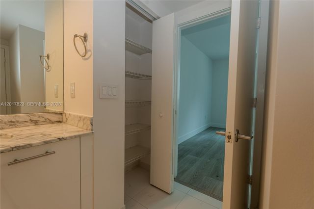 500 Brickell Ave 1407, Miami, FL 33131