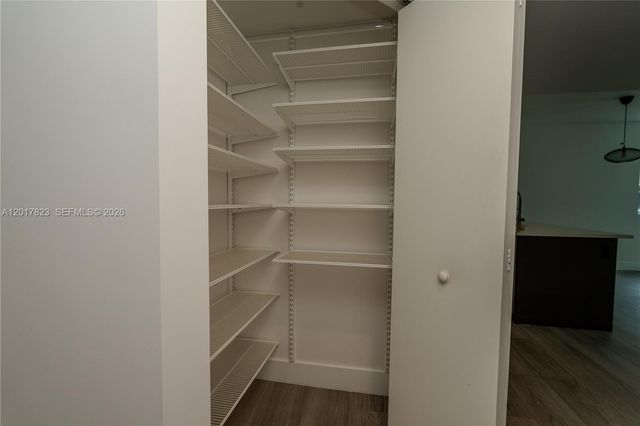 500 Brickell Ave 1407, Miami, FL 33131