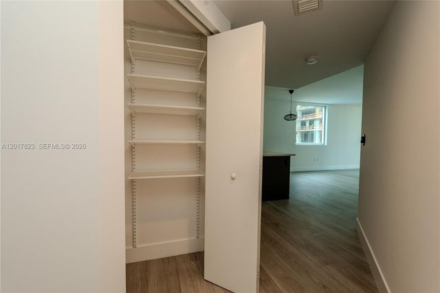 500 Brickell Ave 1407, Miami, FL 33131