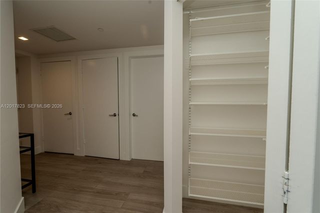 500 Brickell Ave 1407, Miami, FL 33131