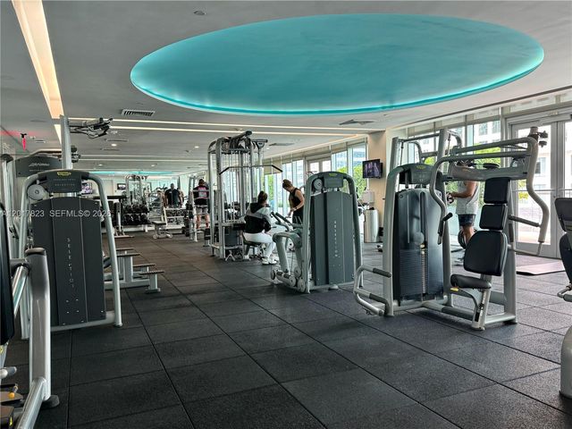500 Brickell Ave 1407, Miami, FL 33131