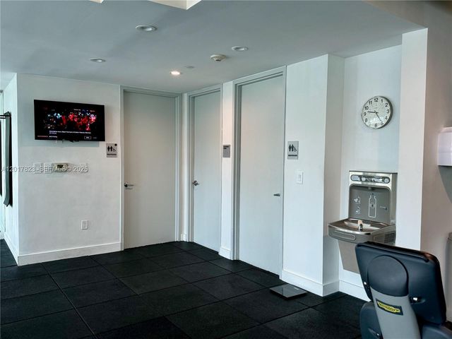 500 Brickell Ave 1407, Miami, FL 33131