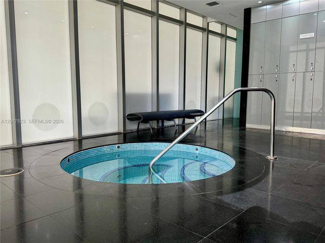 500 Brickell Ave 1407, Miami, FL 33131